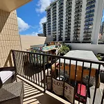 Bright Kalakauan Apartment Condo