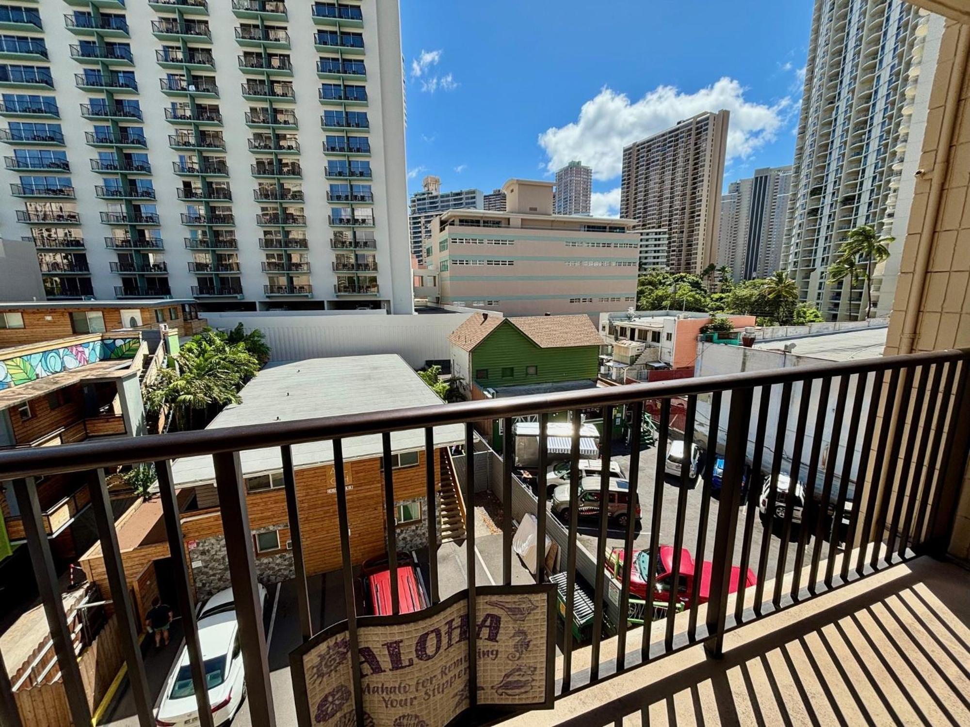 Bright Kalakauan Apartment Honolulu